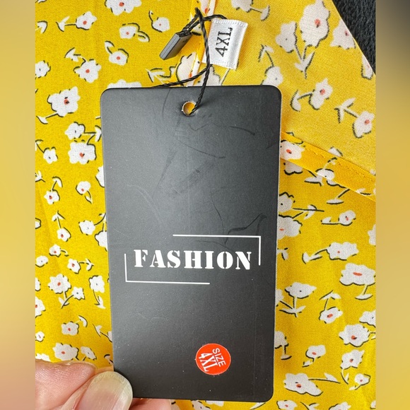 NWT Fashion Brand Plus Size Yellow Floral Romper - Picture 4 of 7